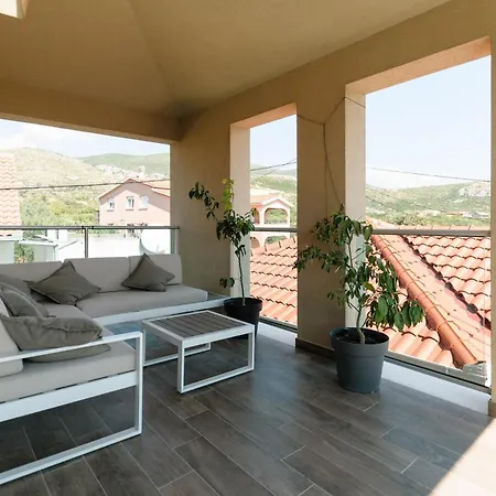 Family Friendly House With A Swimming Pool Plano, - 23937 Сasa de vacaciones