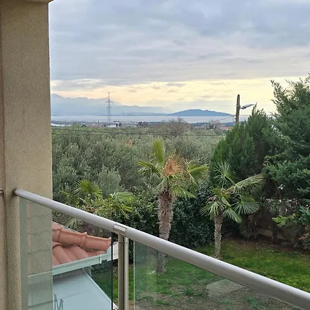 Family Friendly House With A Swimming Pool Plano, - 23937 *