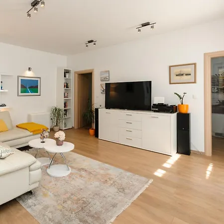 Family Friendly House With A Swimming Pool Plano, - 23937 Сasa de vacaciones Trogir