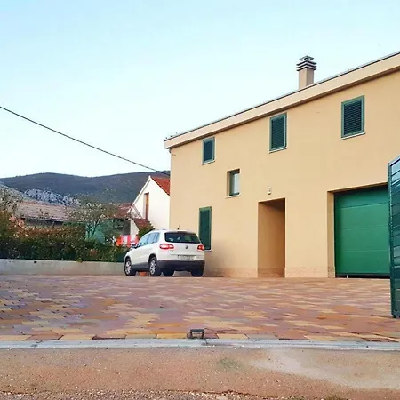 Holiday home Family Friendly House With A Swimming Pool Plano, - 23937 *