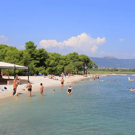 Сasa de vacaciones Family Friendly House With A Swimming Pool Plano, - 23937 Trogir