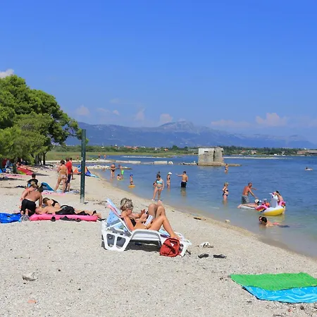 Сasa de vacaciones Family Friendly House With A Swimming Pool Plano, - 23937 Trogir