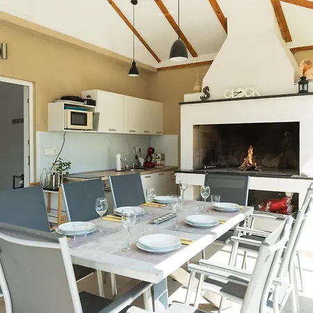 Family Friendly House With A Swimming Pool Plano, - 23937 Сasa de vacaciones