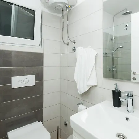 Family Friendly House With A Swimming Pool Plano, - 23937 Nyaraló
